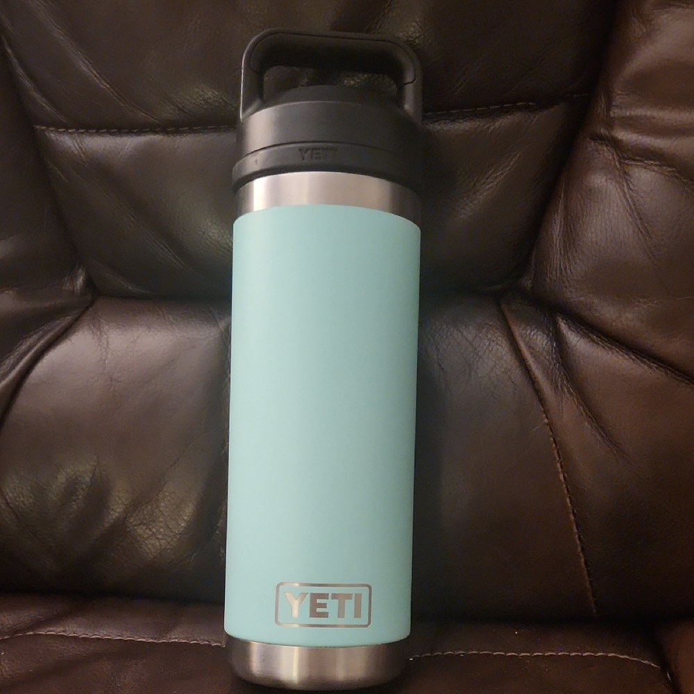 YETI Stainless Steel Rambler Tumbler Bottle 18oz New Clean Chug Cap Sticker